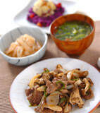 ラム肉とキノコの炒め物の献立