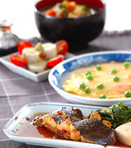 カレイのピリ辛煮付けの献立