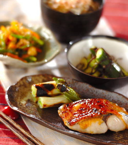 魚のみそマヨ焼き の献立 レシピ E レシピ 料理のプロが作る簡単レシピ 08 07 25公開の献立です