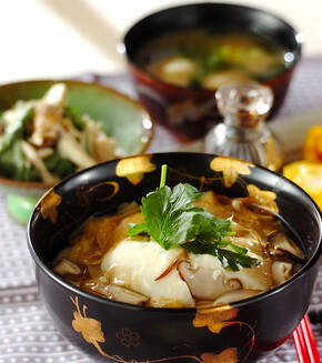 湯葉と豆腐の丼の献立