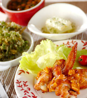 鶏手羽肉のピリ辛ナッツソースの献立