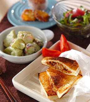 ピリ辛牛肉サンドの献立