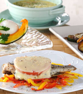 イサキのトマトチーズ焼きの献立