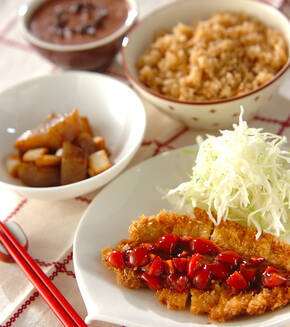 トマトソースがけトンカツの献立