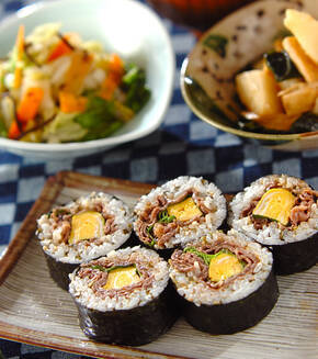 牛肉巻き寿司の献立