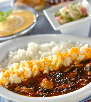 カキとホウレン草のカレーの献立