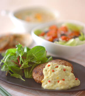 アボカドソースがけハンバーグの献立