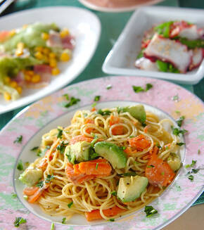 アボカドスパゲティーの献立