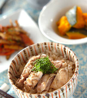 鶏の炊き込みご飯の献立