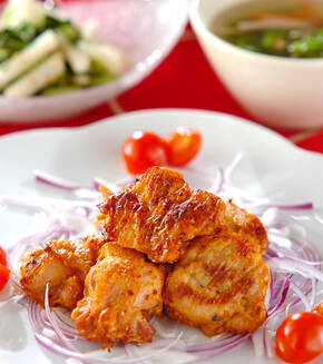 オーブン焼きピリ辛チキンの献立