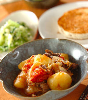 和風だしが香る！旨みたっぷりトマト肉じゃがの献立