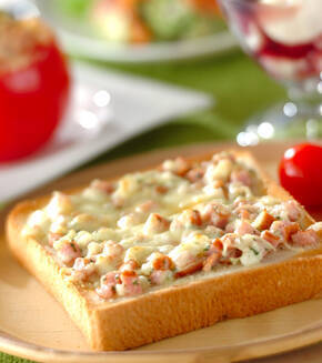 オニオンソーセージトーストの献立