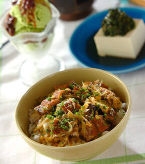 アナゴとミョウガの丼の献立