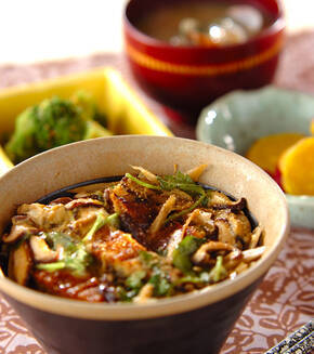 ウナギとゴボウの卵とじ丼の献立