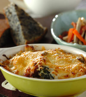 熱々マカロニチキングラタンの献立