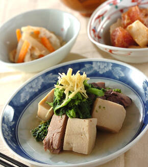 高野豆腐と菜の花の煮物の献立