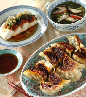 プリプリエビ入り餃子の献立