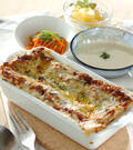「特別な日に作る！手作りソースの本格ラザニア」の献立