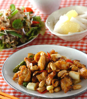 鶏肉とピーナッツの炒め物の献立