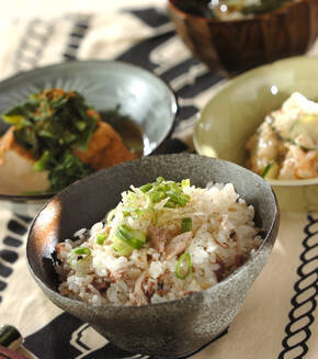 秋の味覚まるごと！サンマの炊き込みご飯の献立