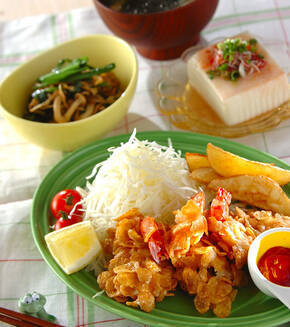 サクサクフレークエビフライの献立