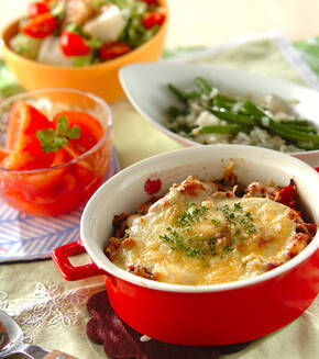 ナスの熱々ミートグラタンの献立