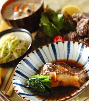 簡単で美味しい！人気の定番 ふっくらカレイの煮付けの献立