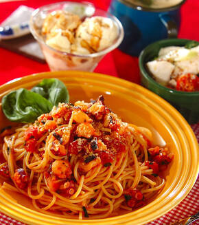 タコとトマトの煮込みパスタの献立