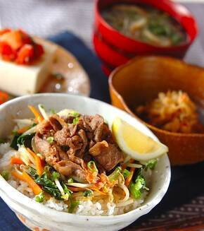 焼き肉丼の献立