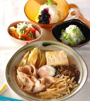 豚肉のすき焼き風煮物の献立