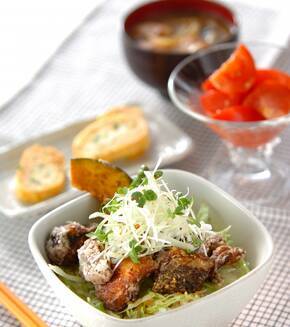 サバの竜田揚げ丼の献立