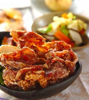 カリカリエスニック豚丼の献立