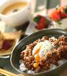 子どもも喜ぶ！簡単とろーり温泉卵のせミートソース丼の献立
