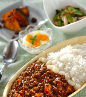 トマト缶で本場の味！絶品キーマカレーの献立