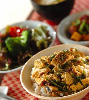 ウナ玉麦丼の献立