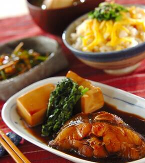 カラスガレイの煮付けの献立