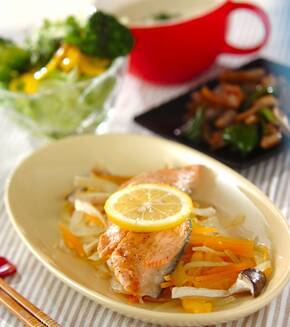 サーモンのレンジ蒸しの献立