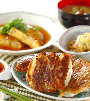 大きなキャベツ餃子の献立