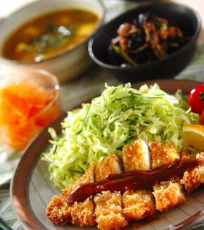 衣サクサク肉汁ジューシー！基本のトンカツ by 杉本 亜希子さんの献立