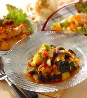 野菜のくったりトマト煮の献立