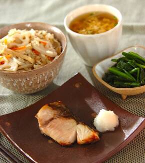 根菜の炊き込みごはんの献立