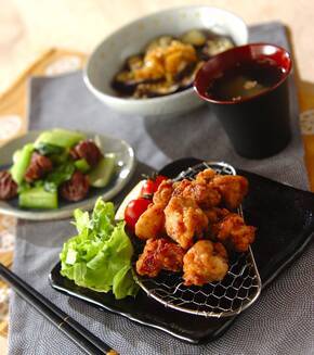 鶏の唐揚げの献立
