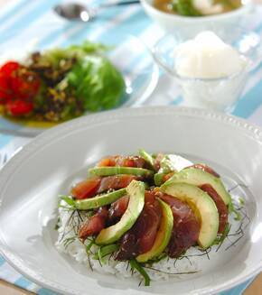 洋風手こね丼の献立