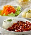 「赤ワインとケチャップの本格ハヤシライス」の献立