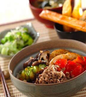 野菜たっぷりビビンバ丼の献立