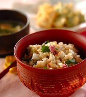 桜の塩漬け入り鯛飯の献立