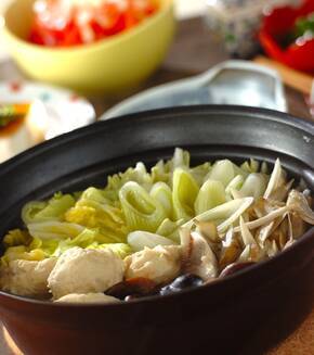 ふわふわ鶏団子と野菜の鍋の献立