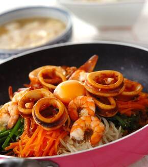 フライパンで海鮮ビビンバの献立