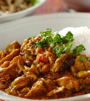 鶏とナスのみそカレーの献立