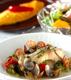 白身魚とアサリのワイン蒸しの献立